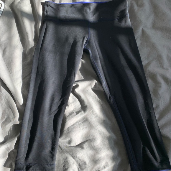 Lulu size 8 capris (reversible) - Picture 2 of 2